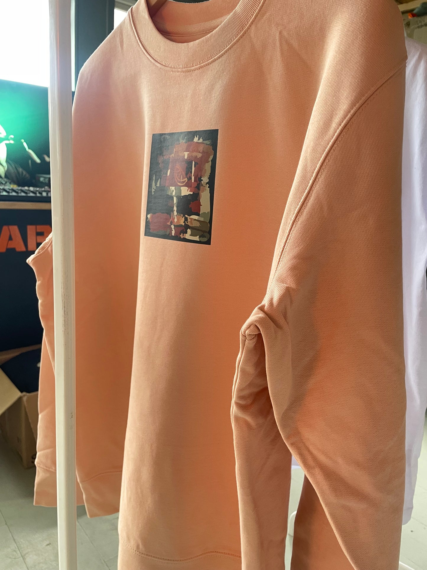 DOVIDOVIDOD Spritzes Bitches Crewneck