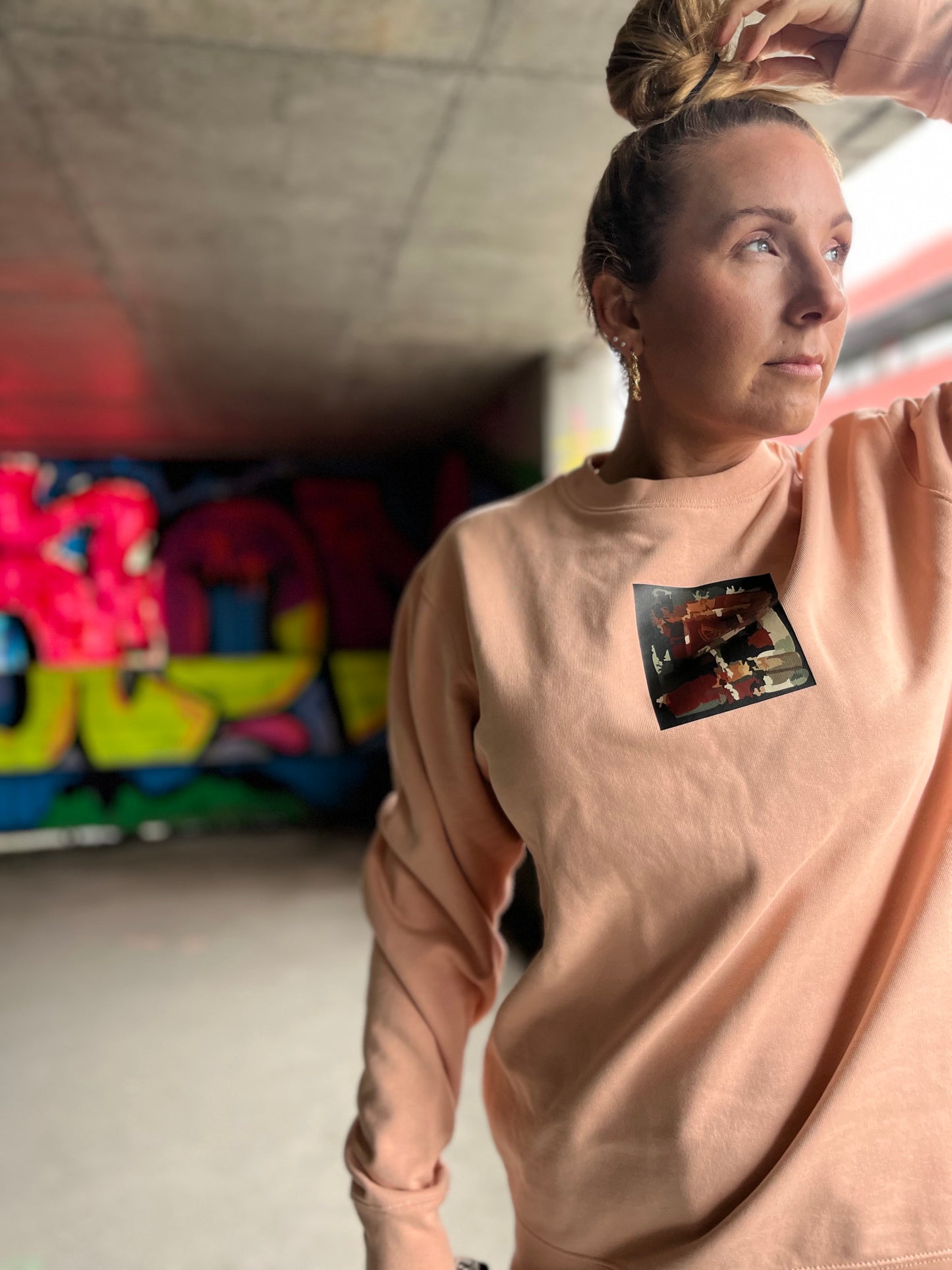DOVIDOVIDOD Spritzes Bitches Crewneck